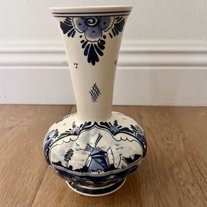 Vintage DeWit Delft Holland Hand Painted Blue White Floral Vase‎ Signed 7.75”